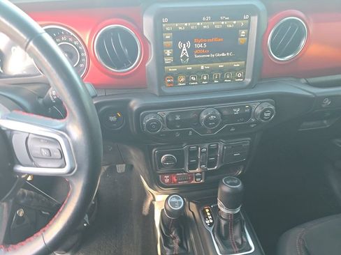 Used 2021 Jeep Wrangler Unlimited Rubicon AWD/4WD image 11