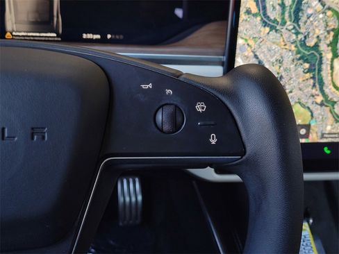 Used 2022 Tesla Model S image 21