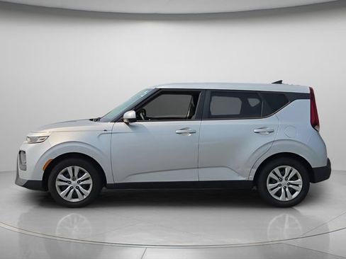 Used 2020 Kia Soul LX FWD image 3