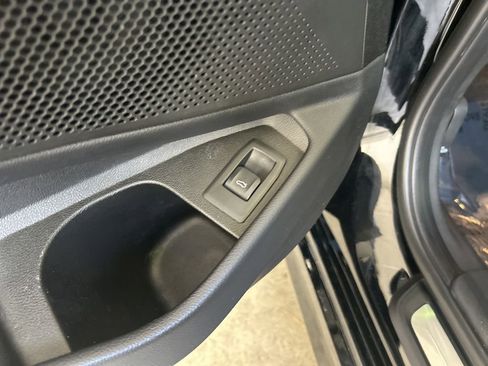Used 2020 BMW 330i Sedan w/ Convenience Package RWD image 40