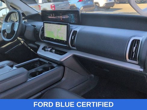 Certified 2025 Ford Expedition Active AWD/4WD image 31