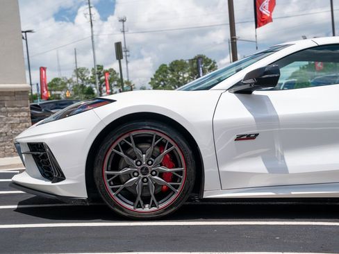 Used 2023 Chevrolet Corvette Stingray Premium Conv w/ Z51 Performance Package RWD image 25
