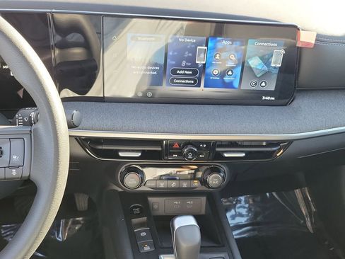 New 2026 Nissan Kicks SV image 9