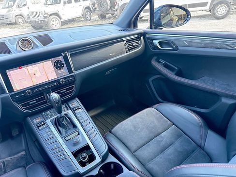 Used 2021 Porsche Macan GTS w/ Sport Chrono Package image 26