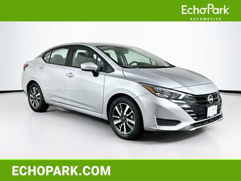 Used 2025 Nissan Versa SV FWD image 1