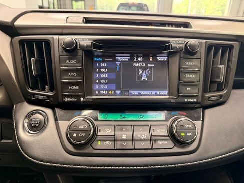 Used 2017 Toyota RAV4 XLE AWD/4WD image 32
