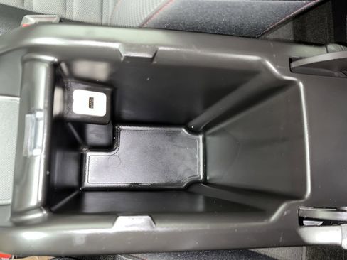 Used 2016 GMC Canyon SLE w/ All Terrain Package AWD/4WD image 25