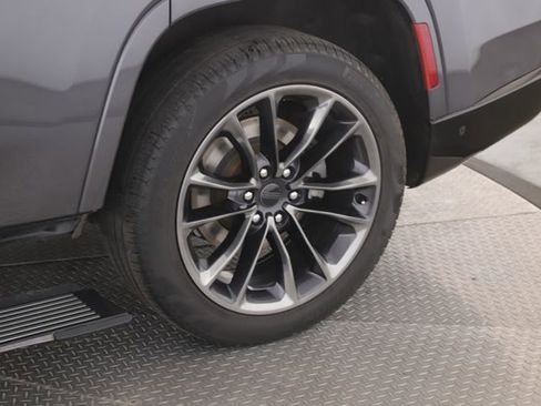 Used 2025 Jeep Grand Wagoneer Series II Obsidian w/ Quick Order Packagew 28T image 14