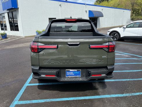 Certified 2025 Hyundai Santa Cruz SE AWD/4WD image 4