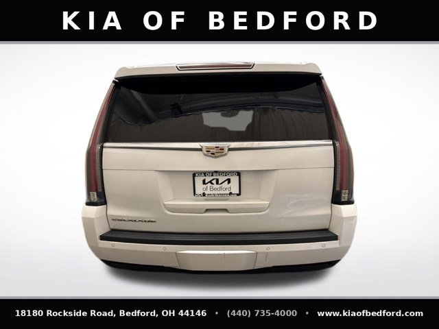 Used 2016 Cadillac Escalade Luxury AWD/4WD image 7