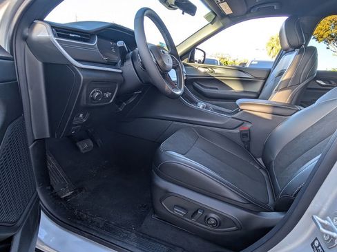New 2025 Jeep Grand Cherokee L Laredo RWD image 12