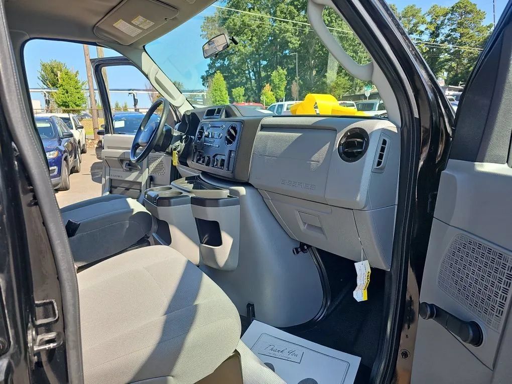 Used 2014 Ford E-350 and Econoline 350 Super Duty w/ Insulation Package RWD image 23