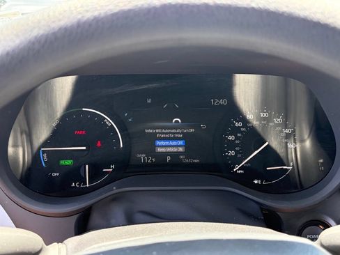 Used 2026 Toyota Sienna LE FWD image 9