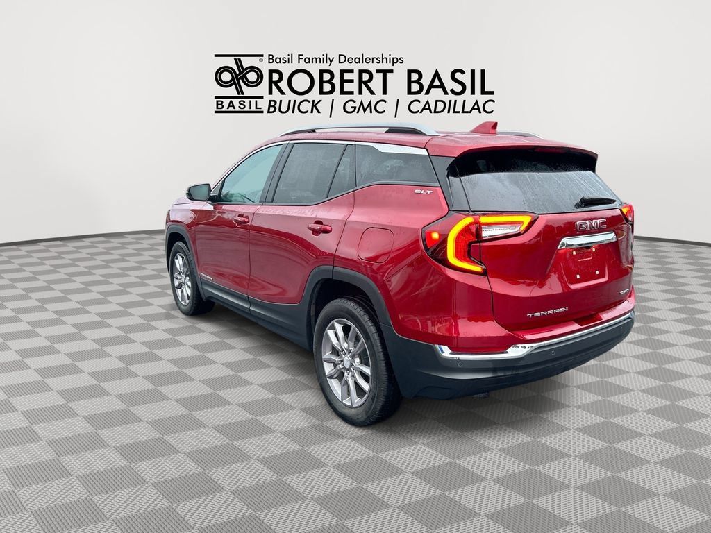 Used 2024 GMC Terrain SLT w/ LPO, Floor Liner Package AWD/4WD image 6