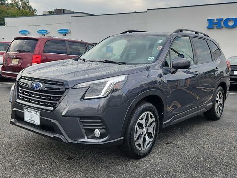 Used 2023 Subaru Forester Premium AWD/4WD image 3