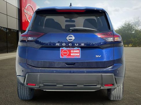 Used 2024 Nissan Rogue SV FWD image 8