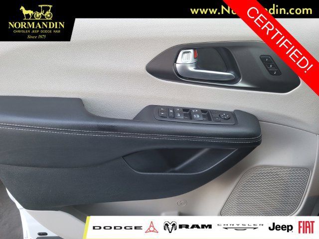 Certified 2024 Chrysler Pacifica Touring-L FWD image 14