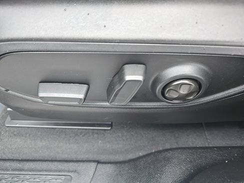 Certified 2023 Jeep Grand Cherokee Laredo image 21