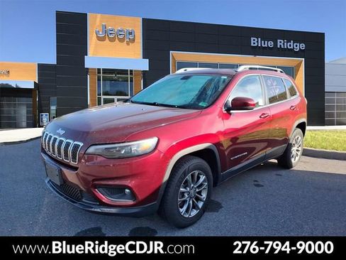 Used 2019 Jeep Cherokee Latitude Plus w/ Cold Weather Group AWD/4WD image 1