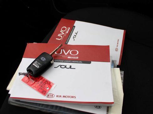 Used 2013 Kia Soul + w/ Audio Pkg FWD image 34