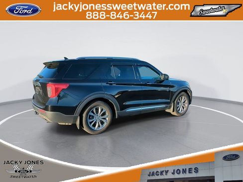 Certified 2022 Ford Explorer Limited w/ Equipment Group 301A image 8