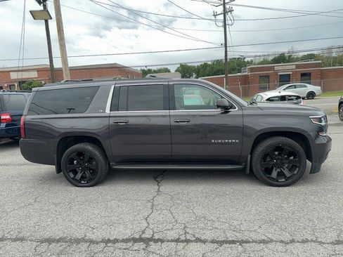 Used 2018 Chevrolet Suburban LT AWD/4WD image 5