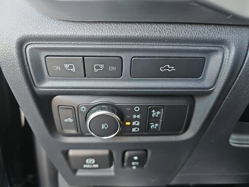 Used 2022 Ford F150 Lariat w/ Max Trailer Tow Package image 24