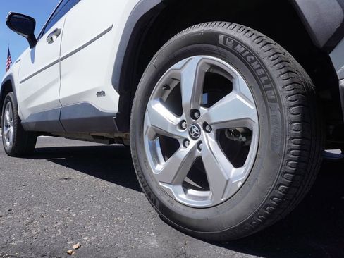 Used 2021 Toyota RAV4 Limited image 6