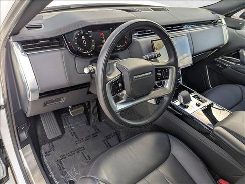 Used 2023 Land Rover Range Rover Long Wheelbase SE AWD/4WD image 10