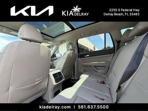 Used 2021 Volkswagen Atlas SE w/ Panoramic Sunroof Package FWD image 16