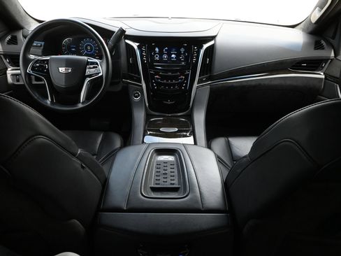 Used 2017 Cadillac Escalade Platinum RWD image 8