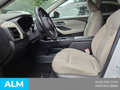 Used 2025 Nissan Rogue SV FWD image 2