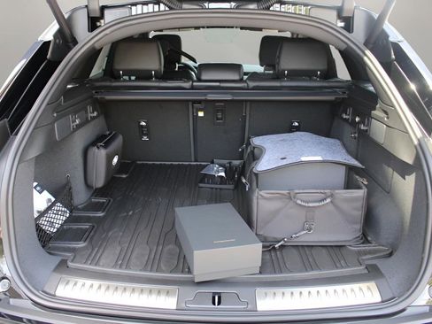 Used 2026 Land Rover Range Rover Velar S image 16