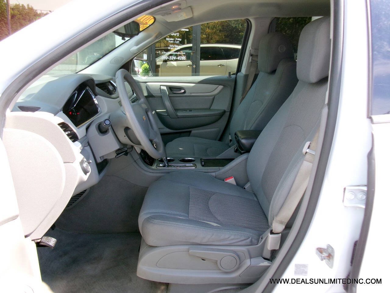 Used 2017 Chevrolet Traverse LS FWD image 8