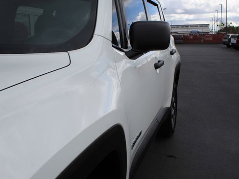 Used 2017 Jeep Renegade Sport w/ Power & Air Group image 11