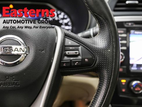 Used 2016 Nissan Maxima Platinum w/ Interior Lighting Package FWD image 16
