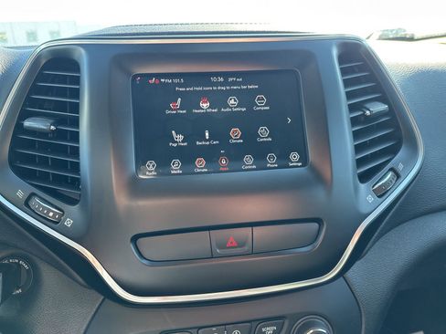 Used 2019 Jeep Cherokee Latitude w/ Cold Weather Group image 46