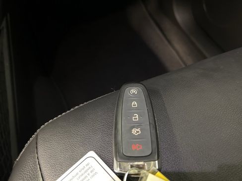 Certified 2019 Ford Escape Titanium image 38