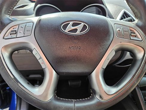 Used 2011 Hyundai Tucson GLS image 18