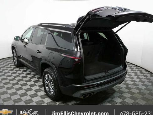 Certified 2025 Chevrolet Traverse LT FWD image 29
