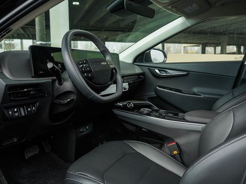 New 2025 Kia EV6 Wind image 18