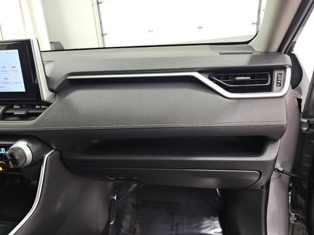 Certified 2025 Toyota RAV4 LE AWD/4WD image 38