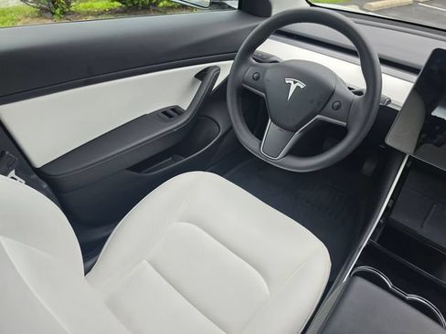 Used 2020 Tesla Model 3 Standard Range Plus RWD image 35