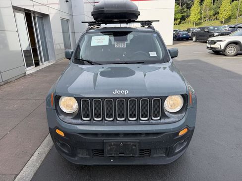 Used 2018 Jeep Renegade Latitude FWD image 8