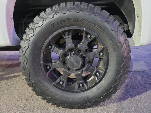 Used 2004 Ford F250 XL image 5