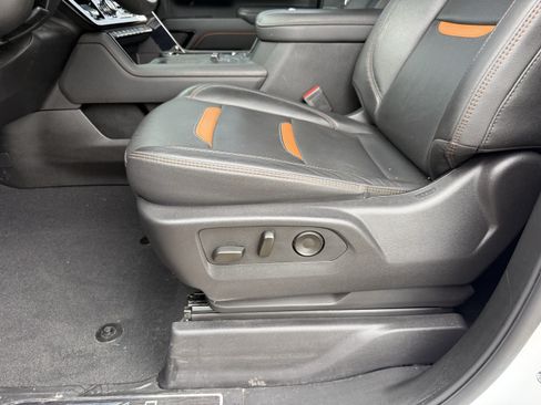 Used 2025 GMC Sierra 2500 AT4 AWD/4WD image 27