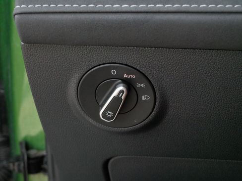Certified 2025 Volkswagen Taos SE AWD/4WD image 27