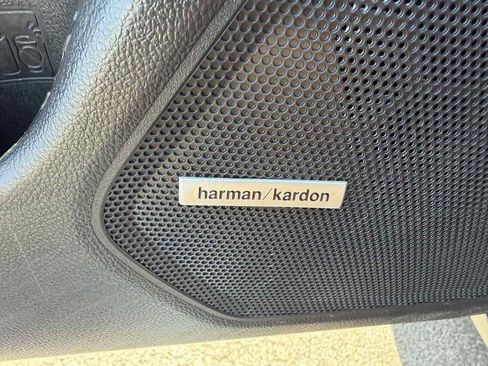 Used 2018 Subaru Outback 2.5i Touring image 16