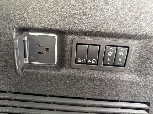 New 2026 Chevrolet Suburban High Country image 28