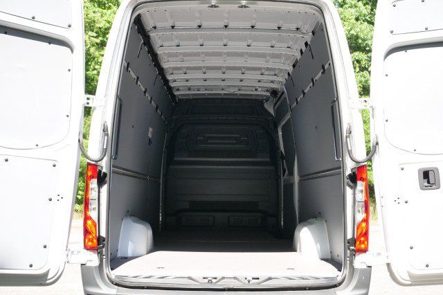 Used 2025 Mercedes-Benz Sprinter 2500 image 22